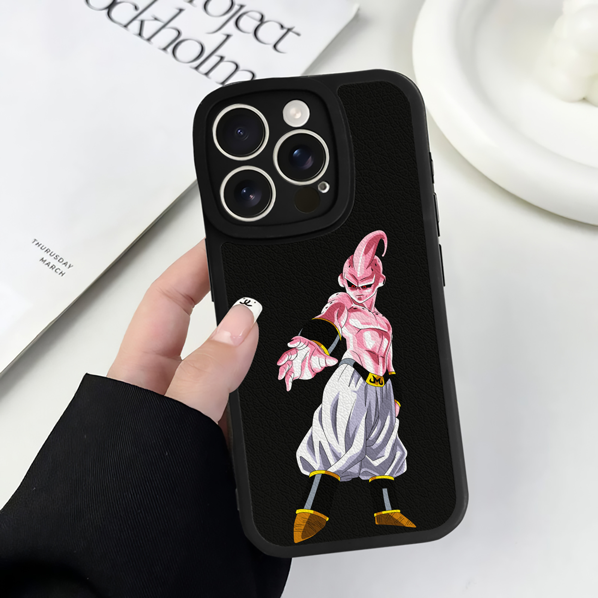 （画像用） ドラゴンボール 魔人ブウ DRAGON BALL Majin Buu 【iPhone 16シリーズ対応】シリコンスマホケース（レザー調） 材質：シリコン